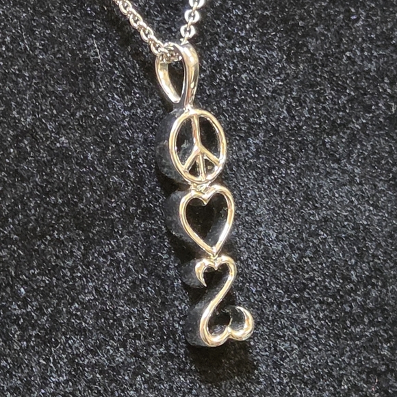 Kay Jewelers Jane Seymore Peace ♡ Love ♡ Open Heart Necklace - Picture 4 of 10